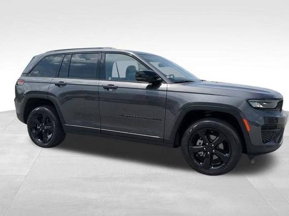 JEEP GRAND CHEROKEE 2024 1C4RJHAG4R8573108 image